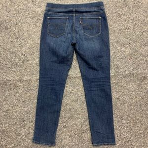 Levi’s maternity jeans 31